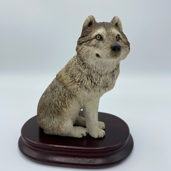 Vintage Sandicast Wolf Statue Figurine Art M501 with Stand - Picture 3 of 11
